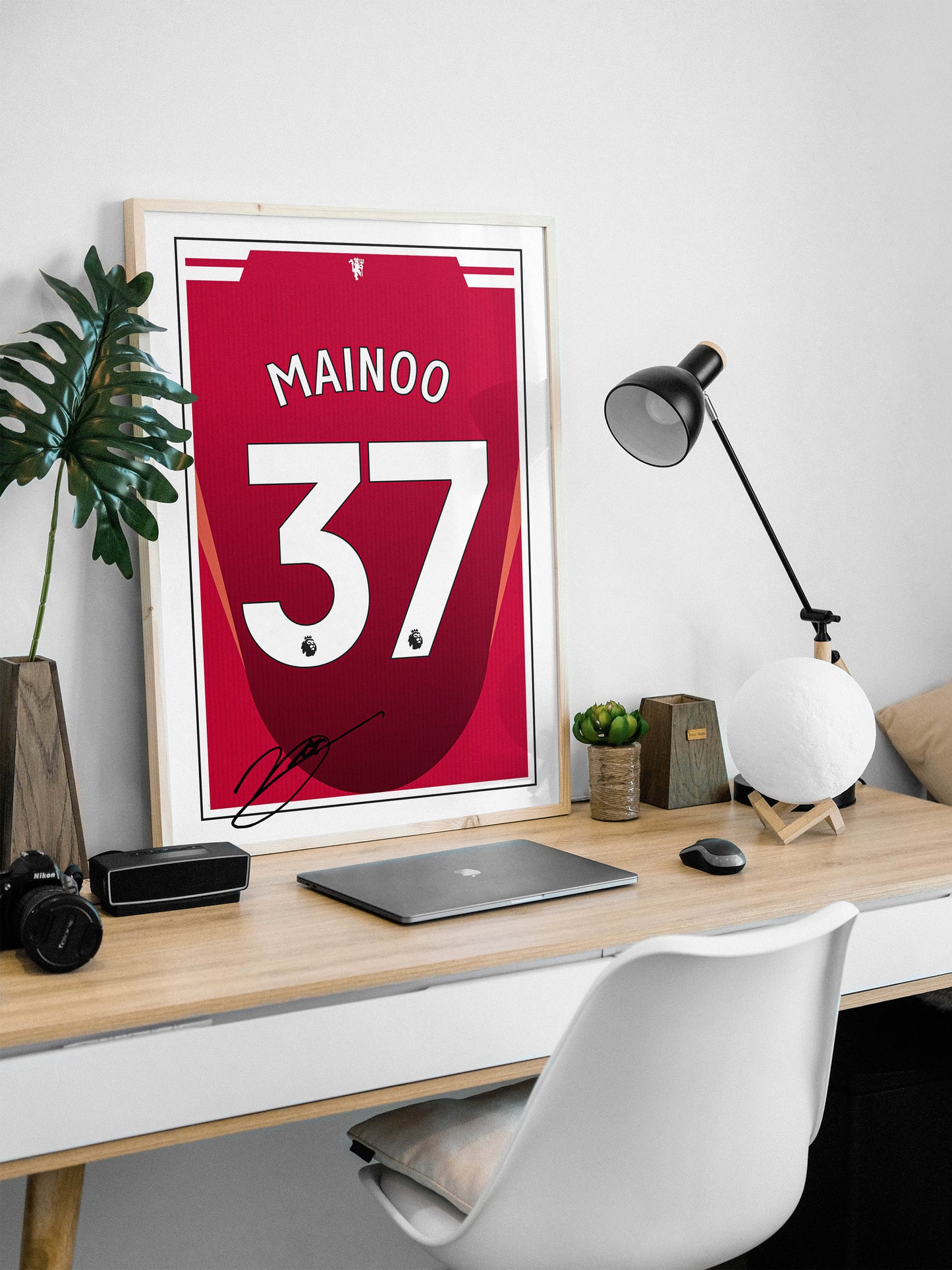 Kobbie Mainoo 24/25 Man Utd Home Shirt Poster