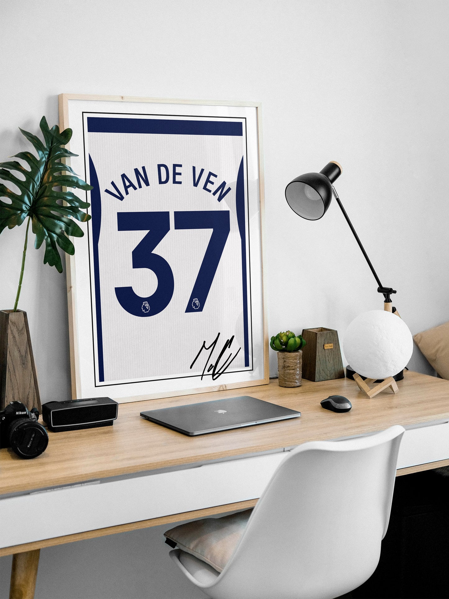 Micky van de Ven 24/25 Spurs Home Shirt Poster