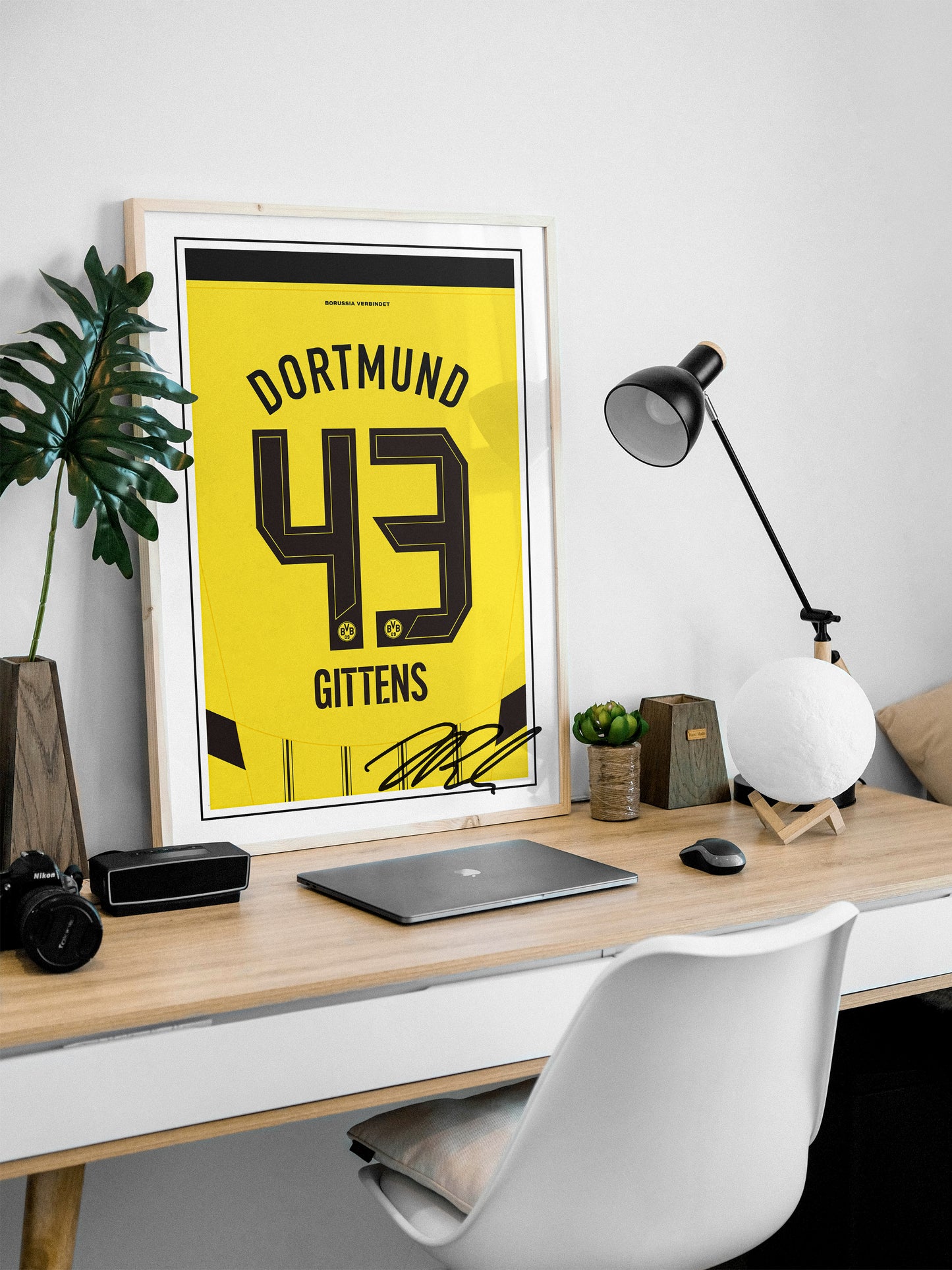 Jamie Gittens 24/25 Dortmund Home Shirt Poster